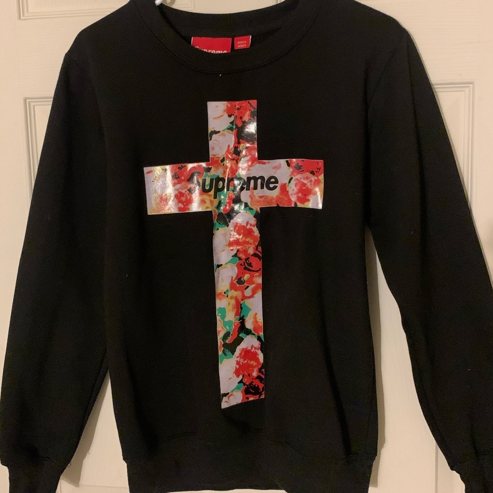 Supreme women’s sweatshirt